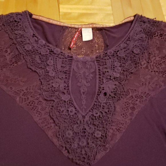 Element lace shirt - Picture 2 of 5